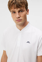 Load image into Gallery viewer, J.Lindeberg Men's Round Neck 9164 Bode Reg Fit